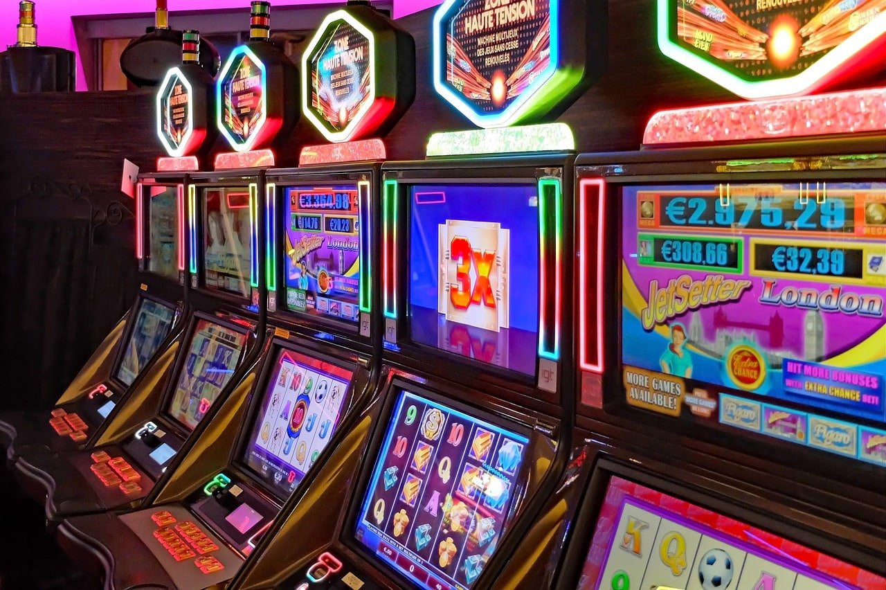 JDBMK App Android APK Download Myanmar Phone ဖြင့် Slots Live Casino ကစားနေမြင်ကွင်း